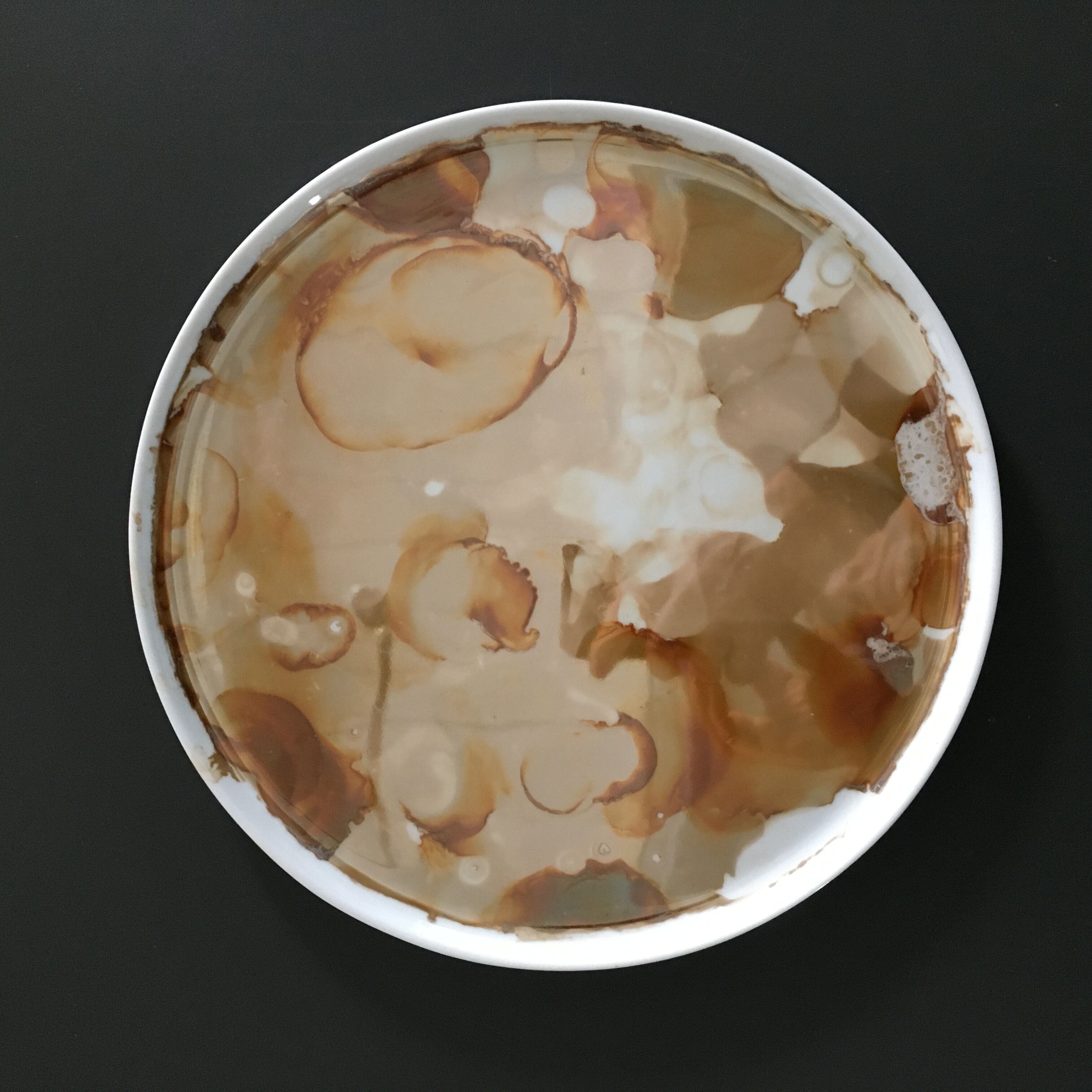 Plat décor oxydé