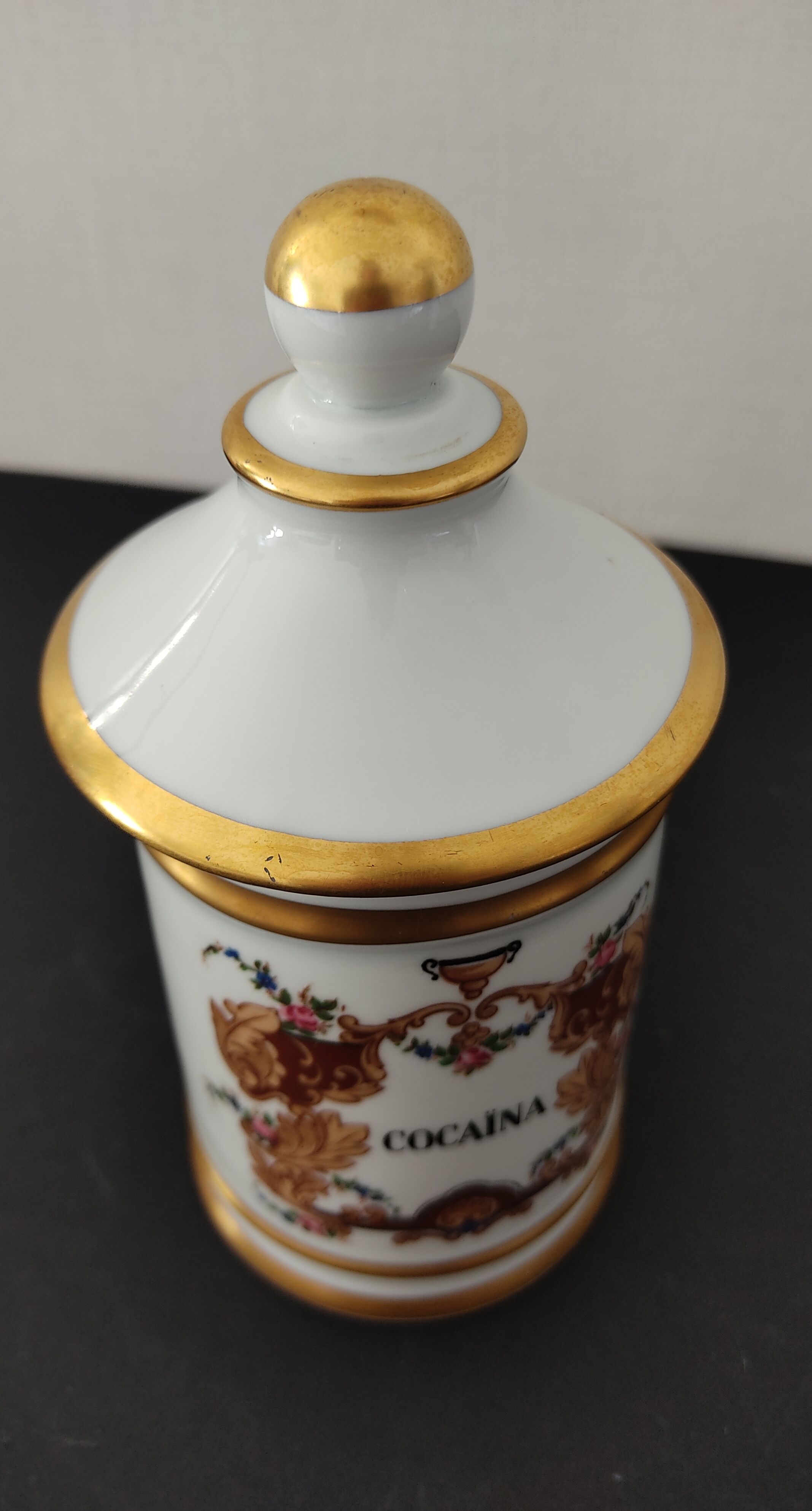 Ancient Pharmacy Pot Antique Apothecary Cocaina