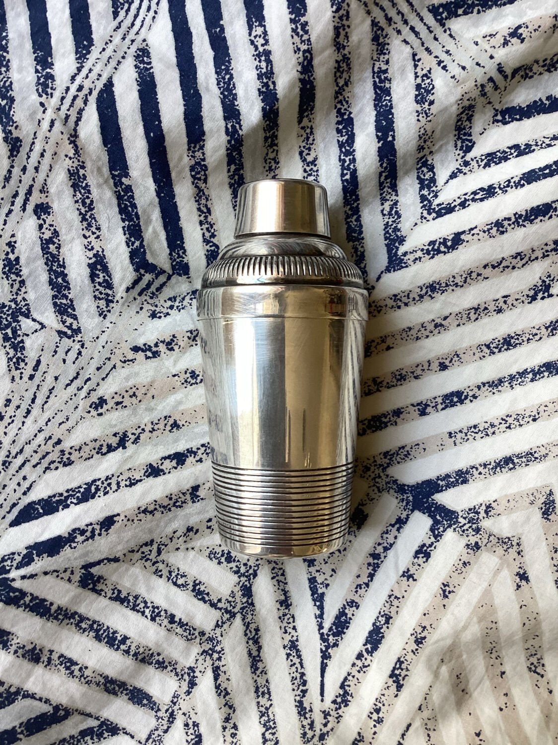 Antique shaker in silver metal hallmarked Art Deco style