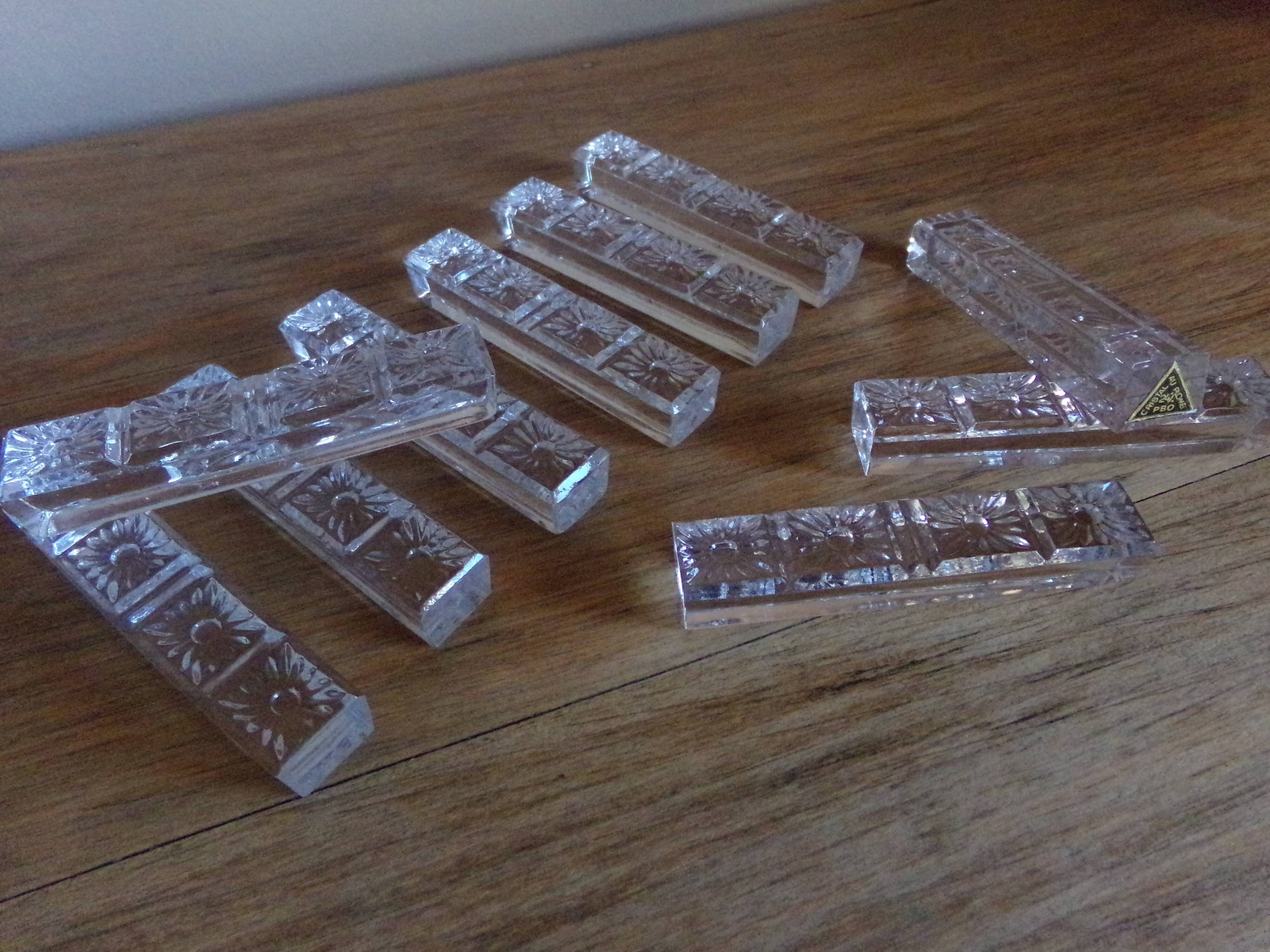 Knife holders made of chiseled crystal