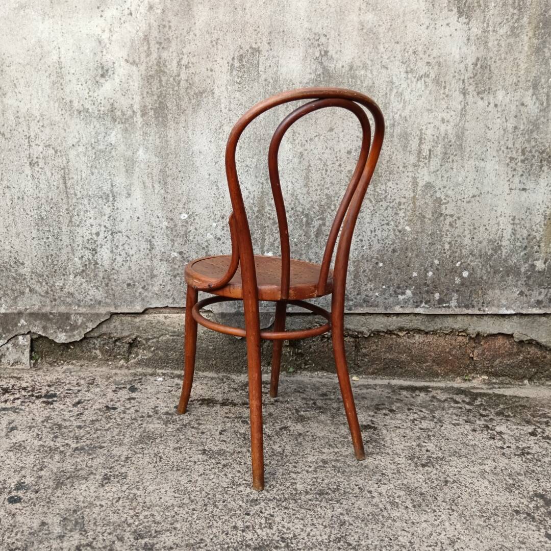 Bsitrot chair in curved wood signed J&J Kohn, Vienna 1930