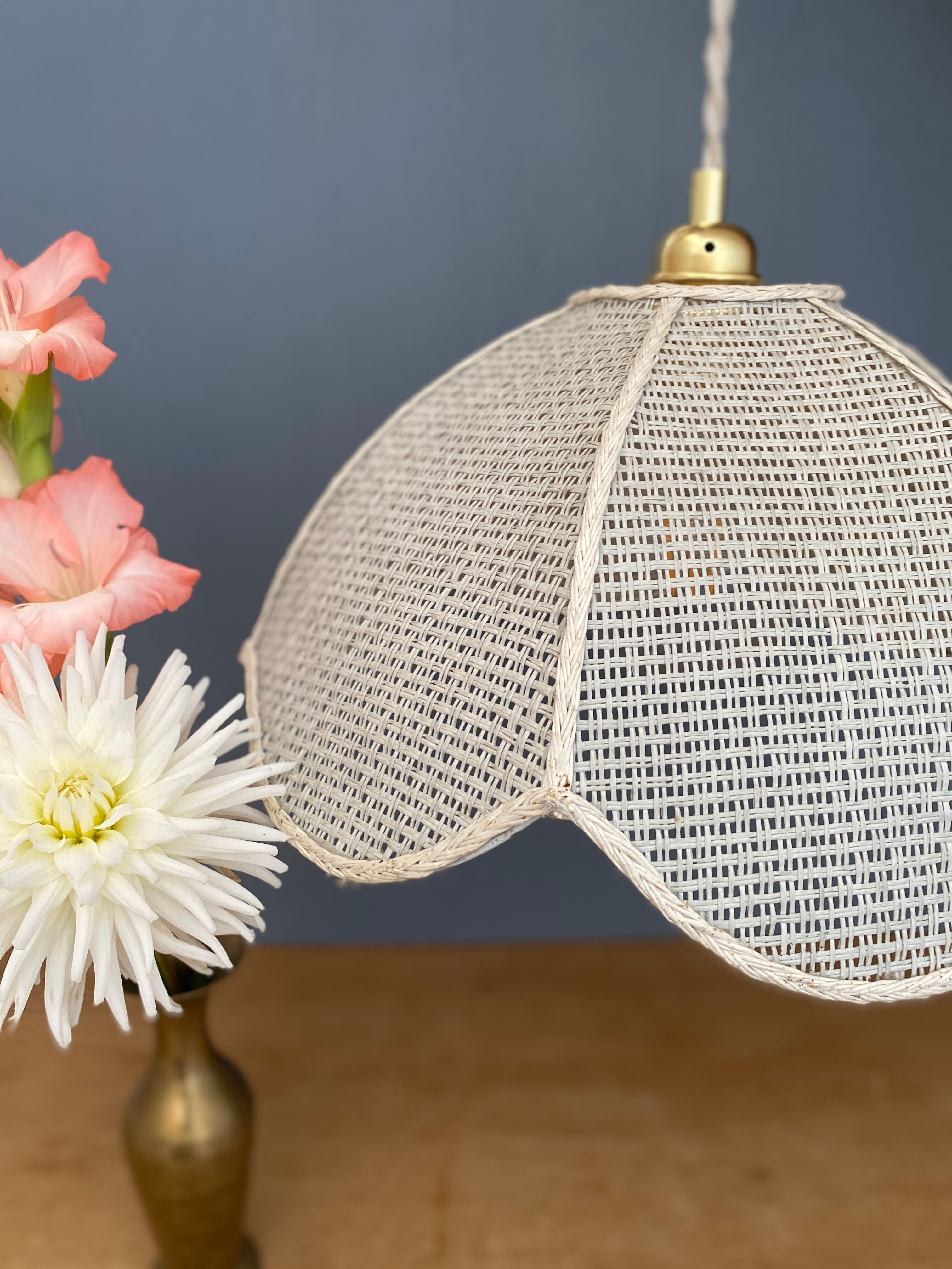 Suspension lamp vintage flower