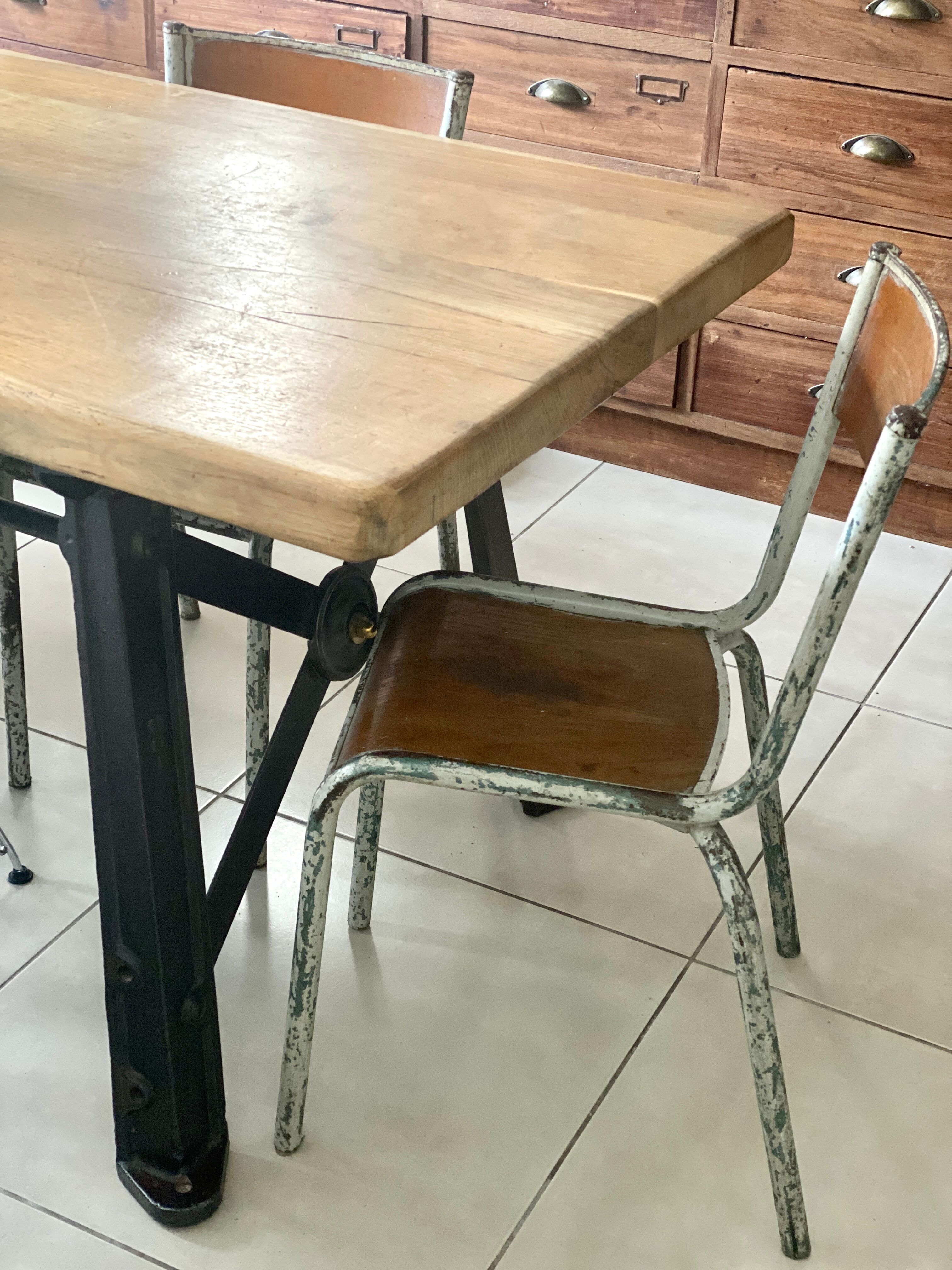 Set of 4 vintage school chairs