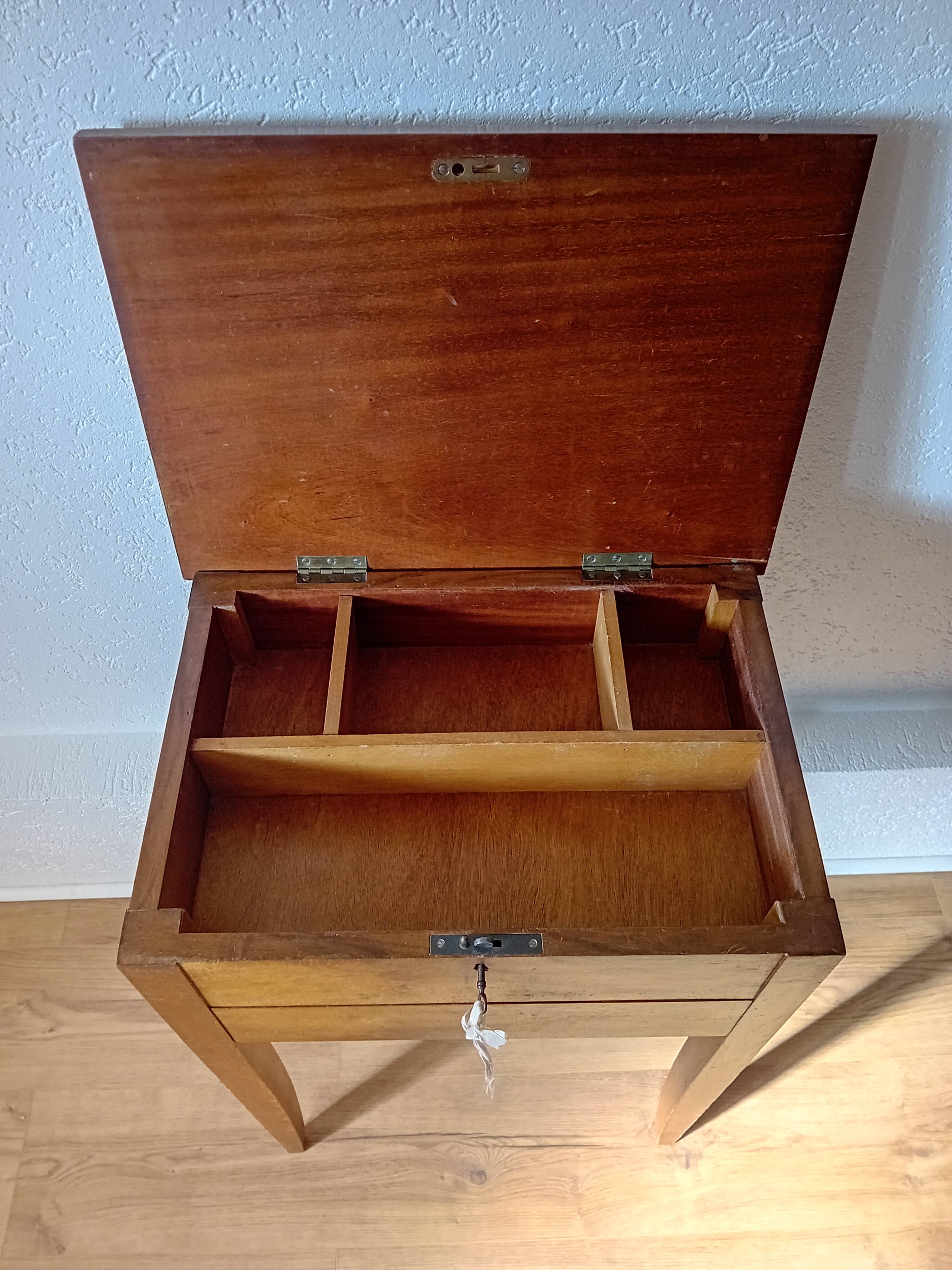Dressing table