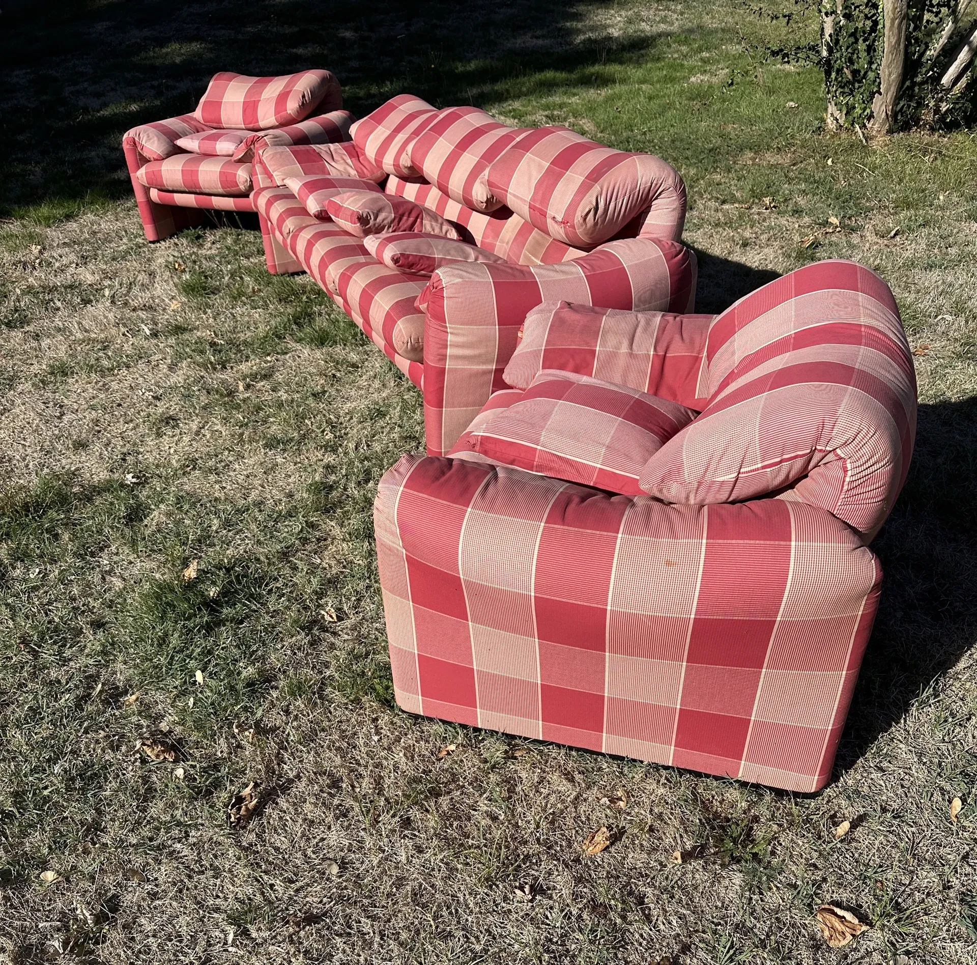 3-seater sofa and 2 armchairs Cassina Maralunga by Vico Magistretti