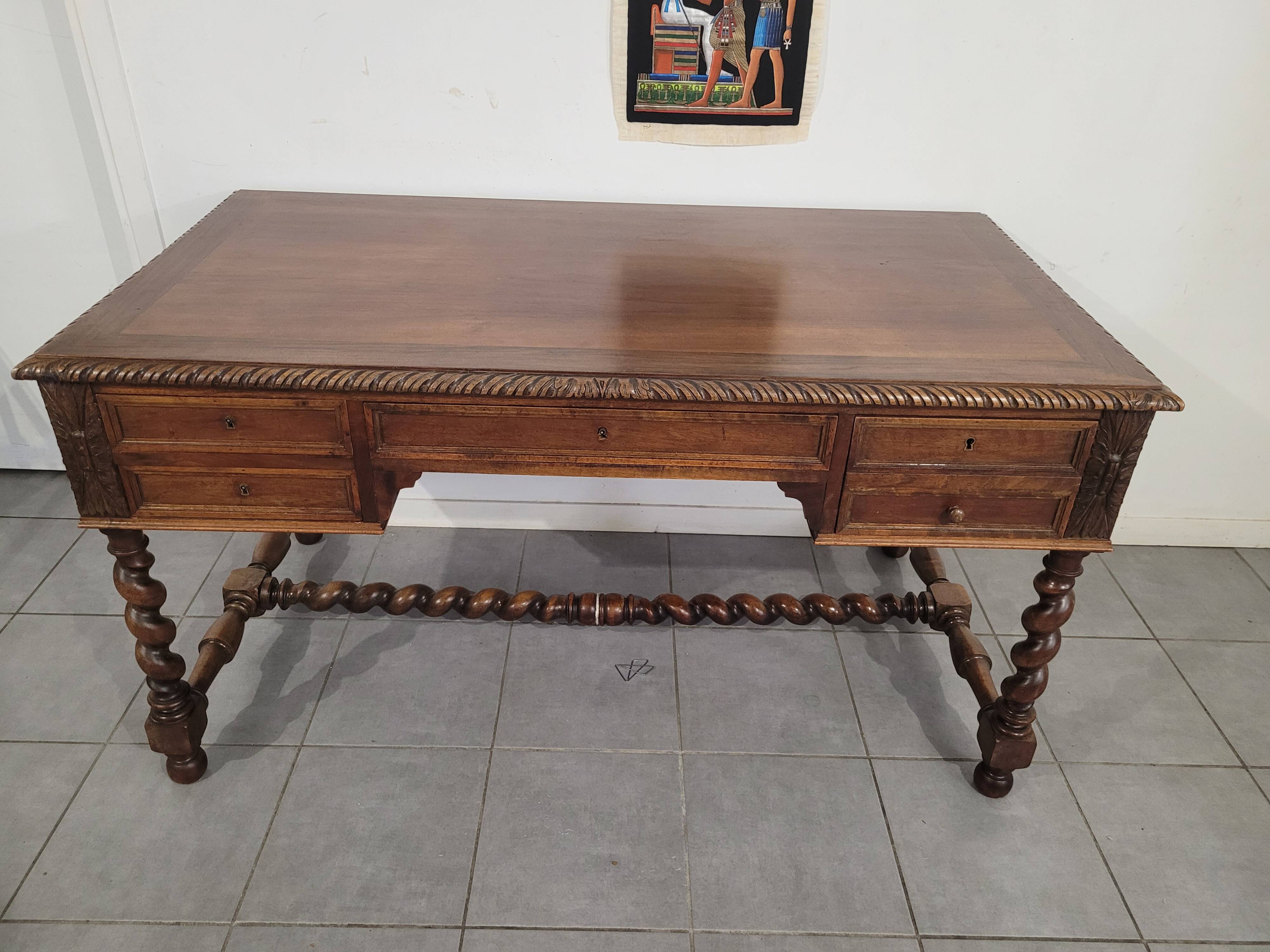 Bureau en chêne ancien
