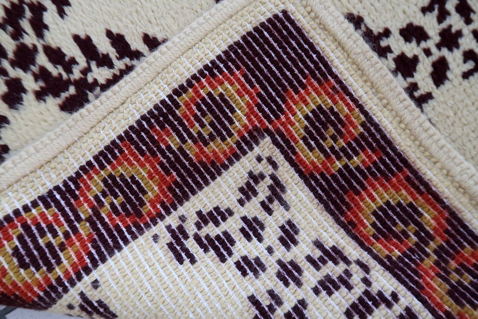 Tapis vintage français Savonnerie fait main en laine – 78 x 148 cm – 1960s