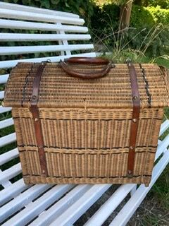 Old market or picnic basket