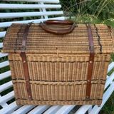 Old market or picnic basket
