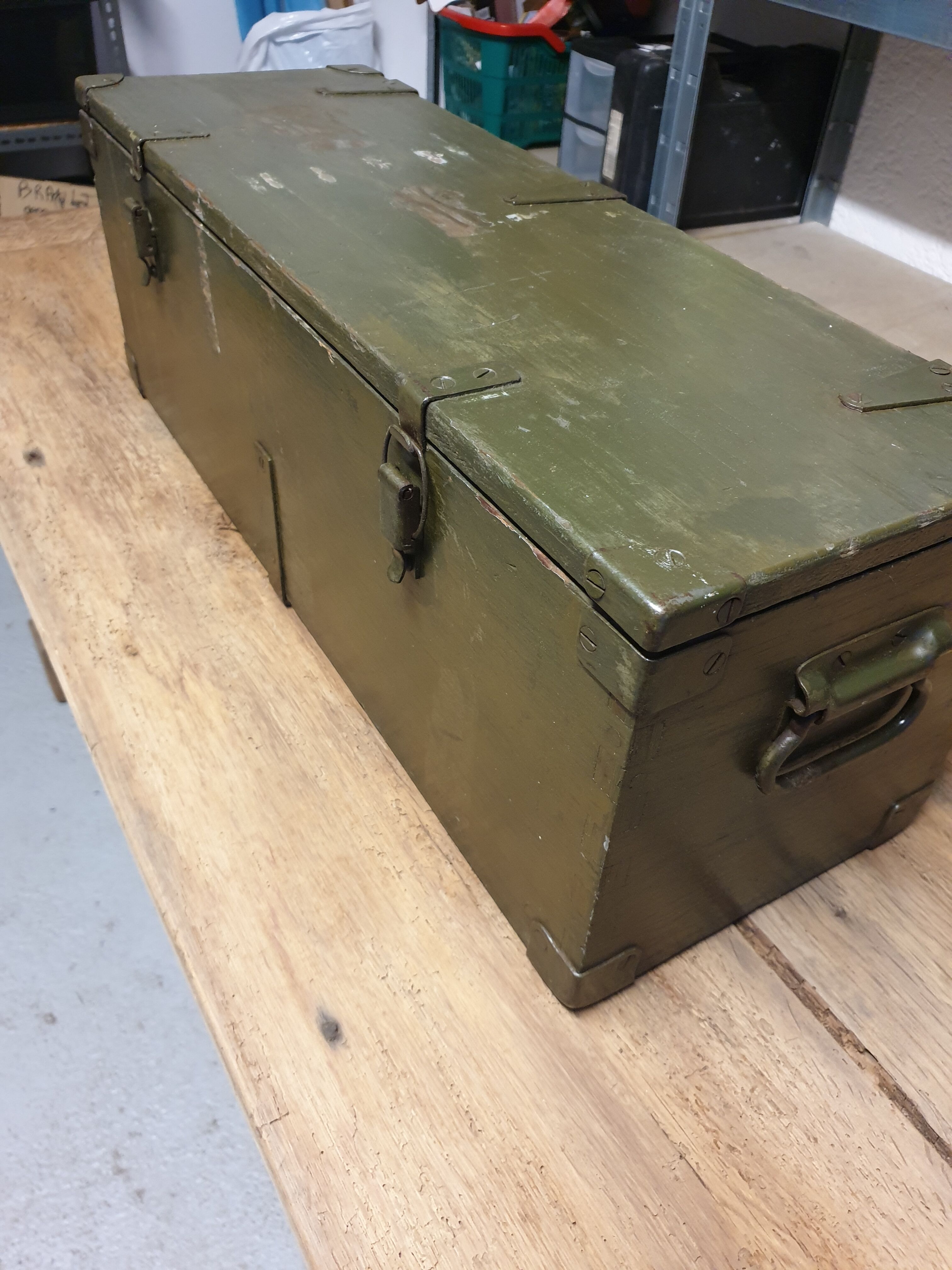 Caisse rangement militaire