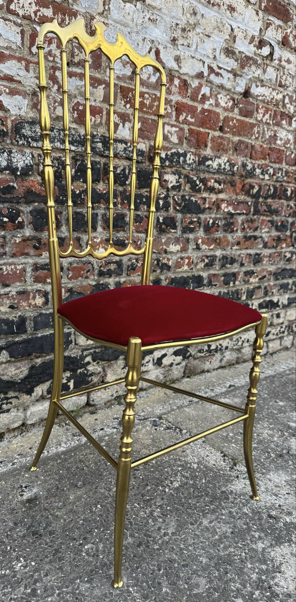 Vintage chiavari chair