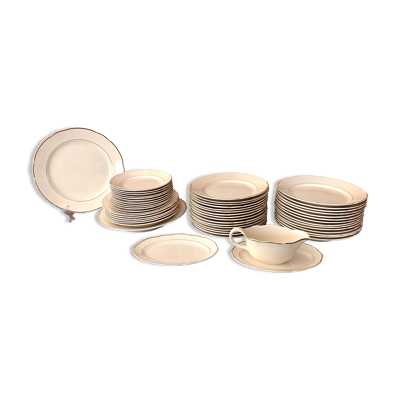 Service 53 pièces, assiettes et plats Villeroy et Boch écru et doré modèle Saar