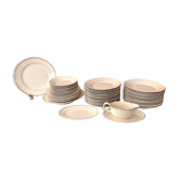 Service of 53 pieces of plates and dishes by Villeroy & Boch in cream and gold, model Saar.
