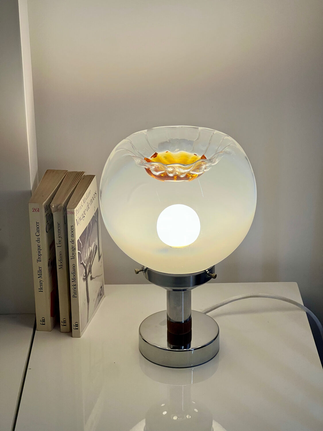 Pair of table lamps with large Murano globes from the 70s.