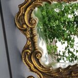 Victorian style table mirror. Decor Rinceaux, curved foot. In bronze patina old gold. 27 x 20 cm