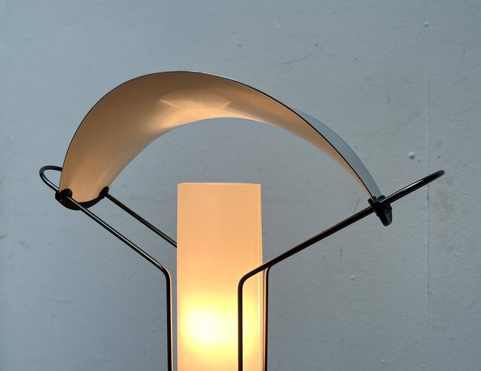Postmodern Italian table lamp Palio by Perry King, S. Miranda for Arteluce, 1980s.