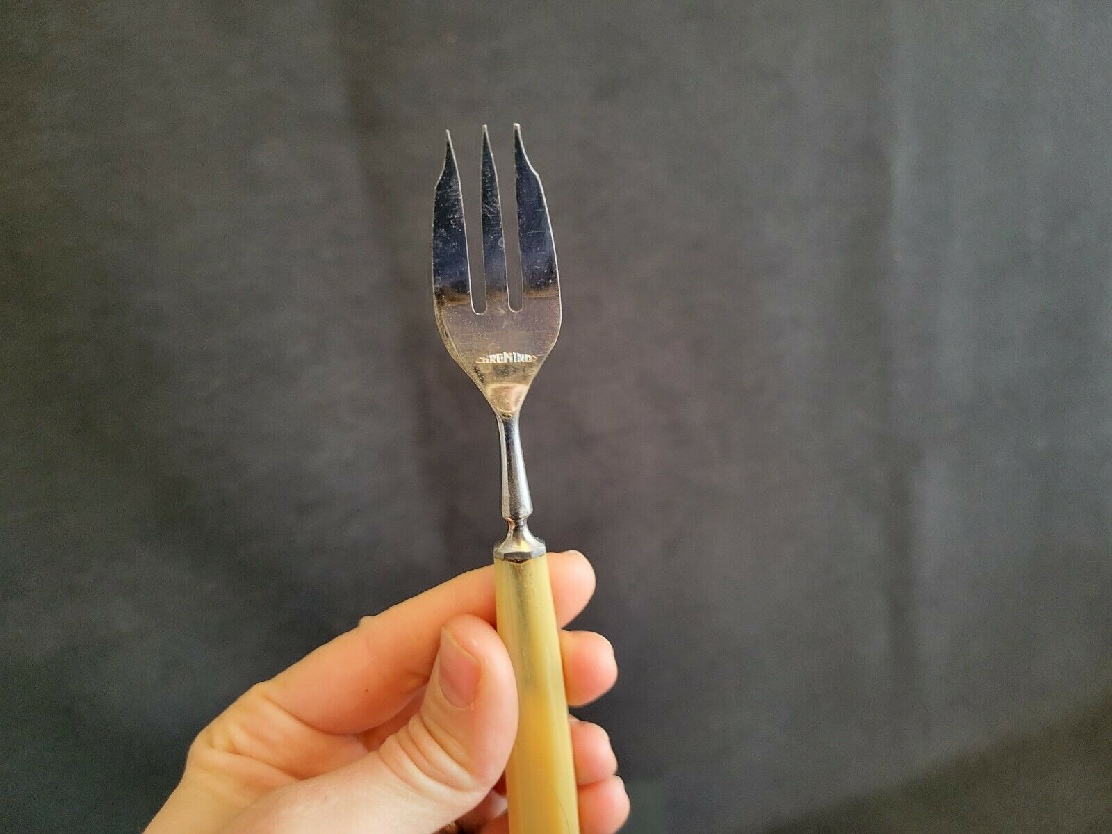 11 old small covered forks with Chromino dessert