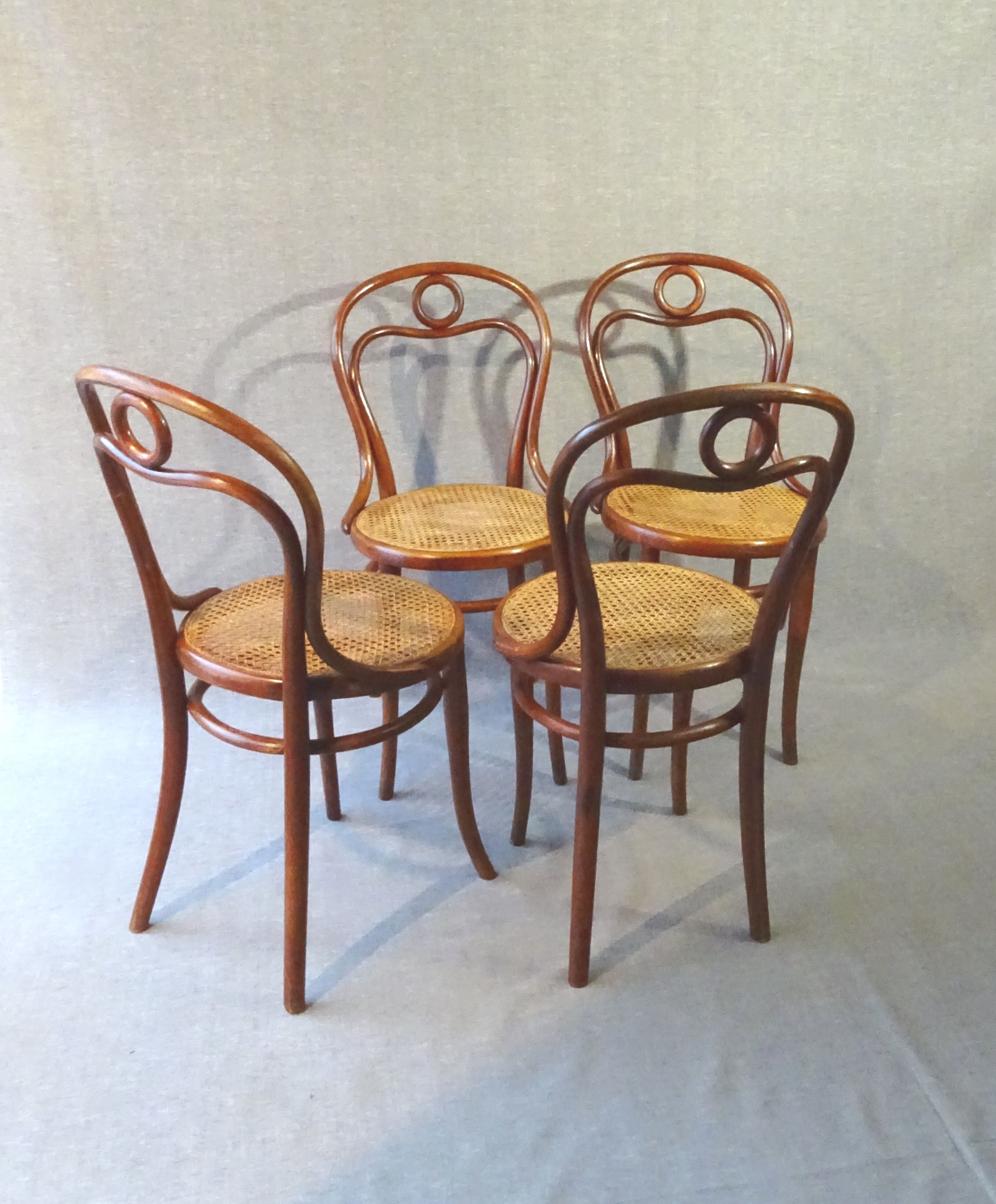 Set of 4 chairs THONET N°31, circa 1880, new cannages