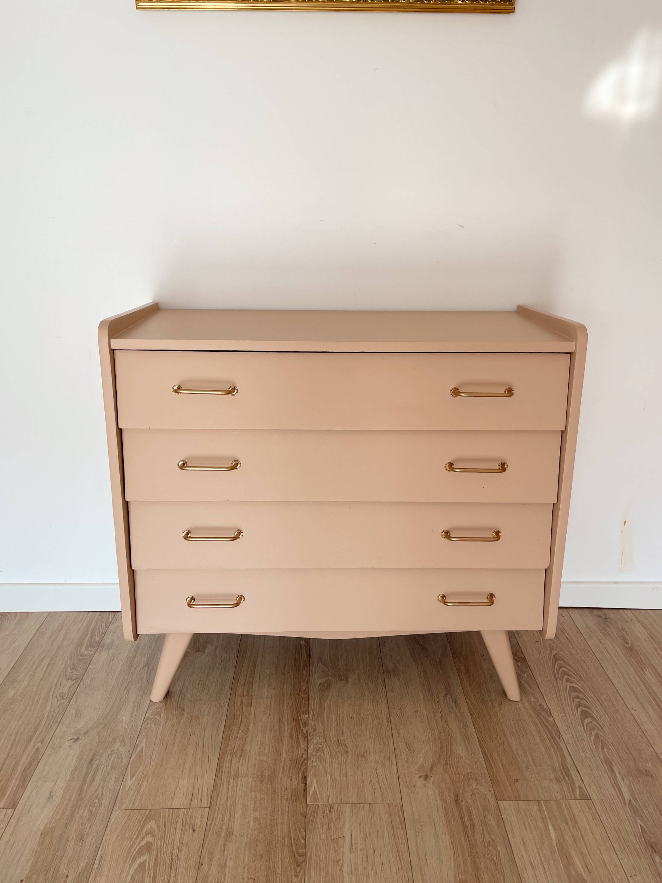 Commode vintage beige rosé