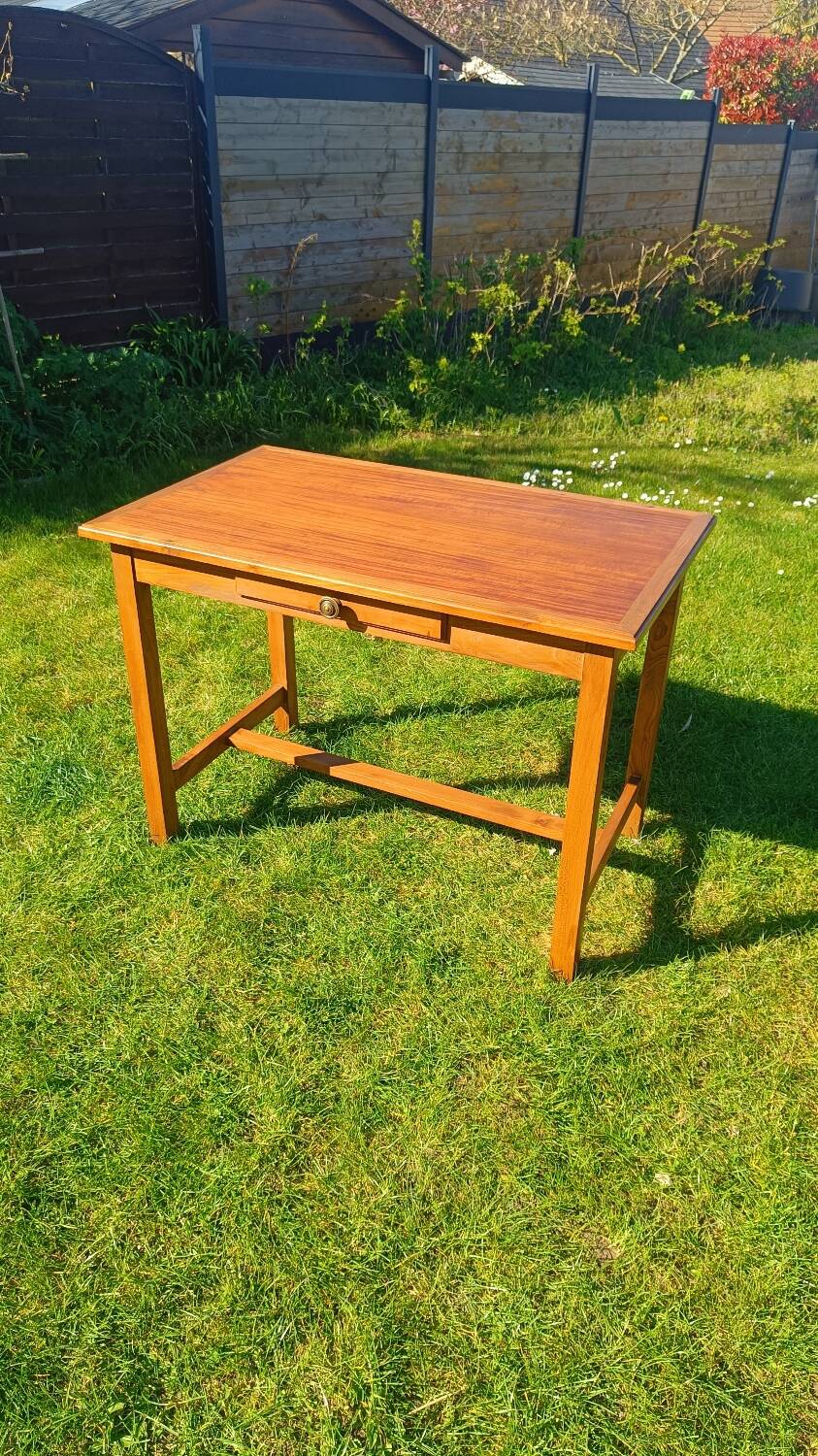 Table de ferme ancienne en bois – authenticité & charme rustique