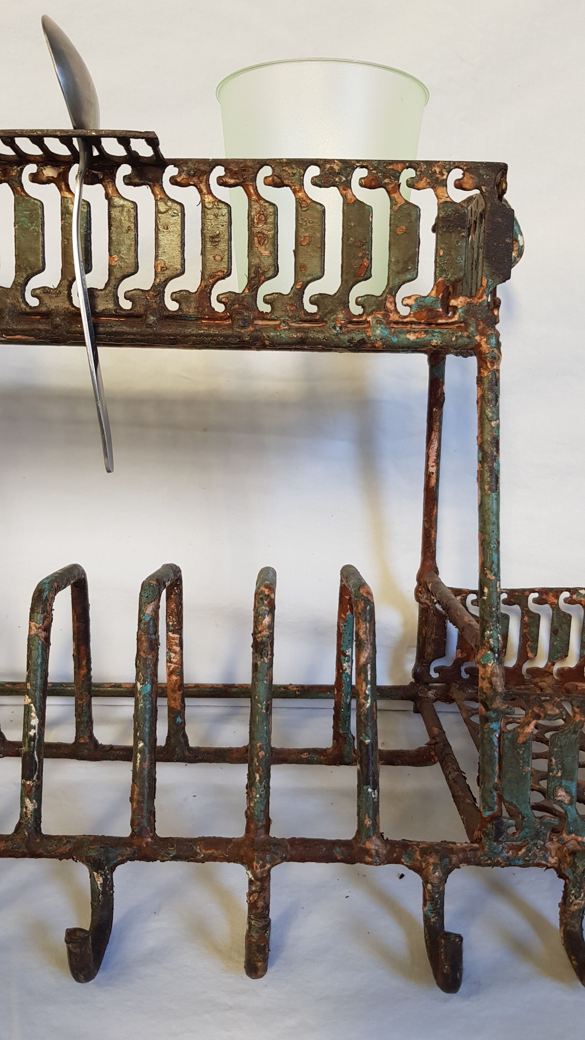 Old wall shelf - metal drainer