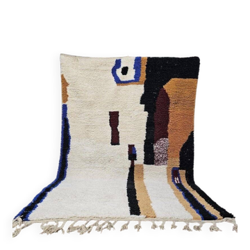 Traditional Berber rug in natural wool, size 140 x 260 cm