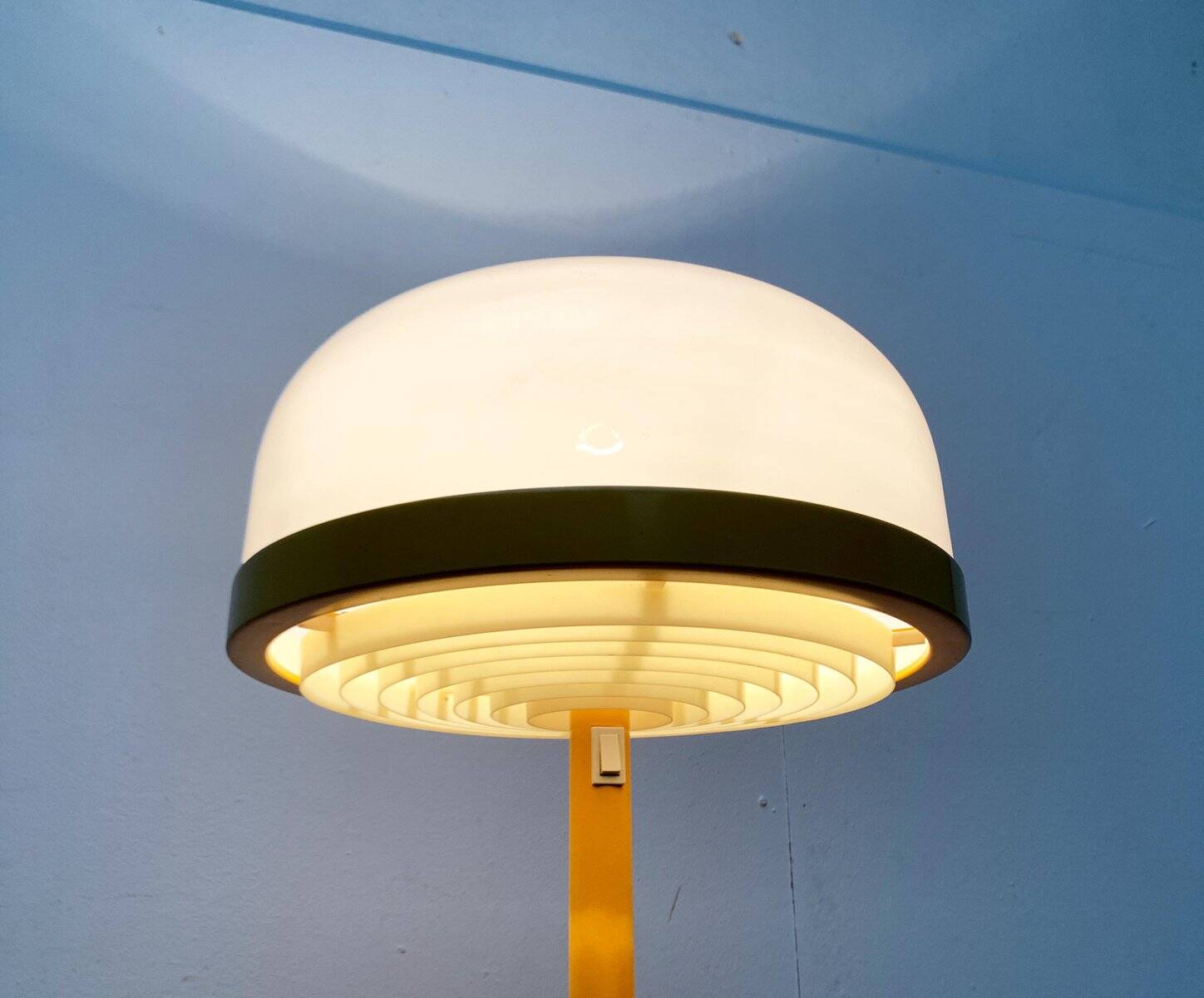 Lampe de table champignon allemande de l'ère spatiale Mid-Century de Kaiser Idell / Kaiser Leuchten, années 1960