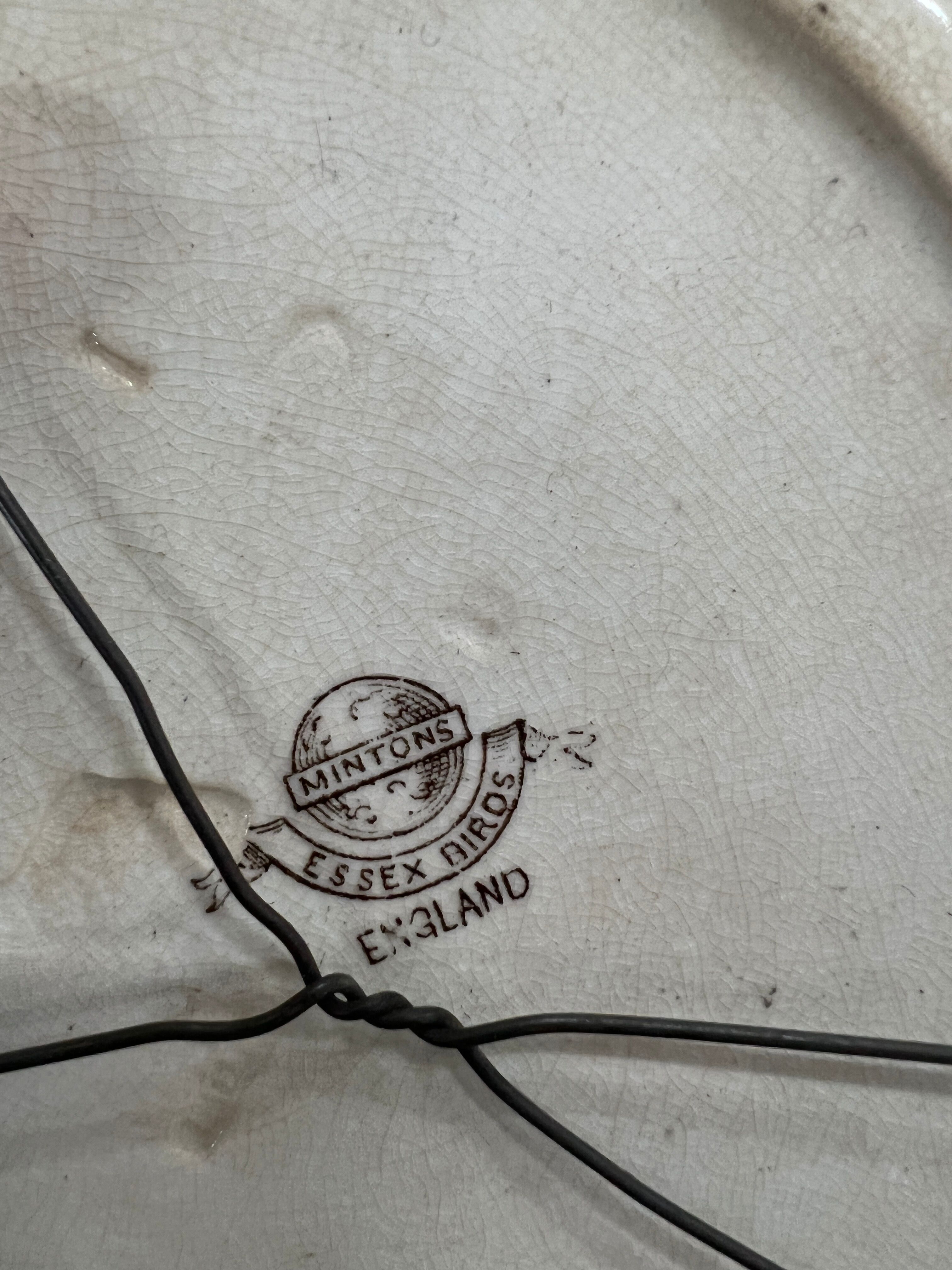 Decorative flat plate to hang on the wall