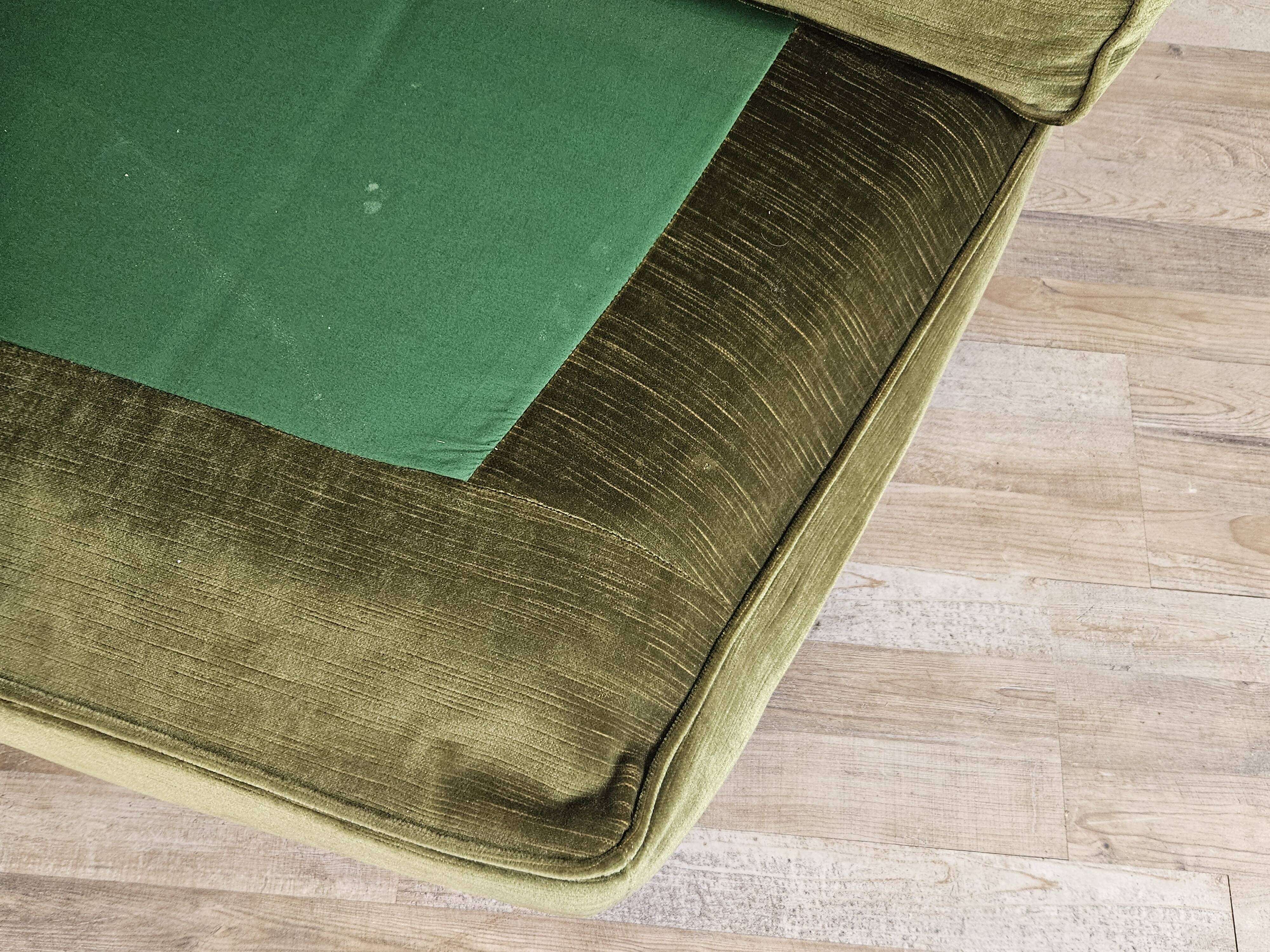 70s corner sofa in green fabric
