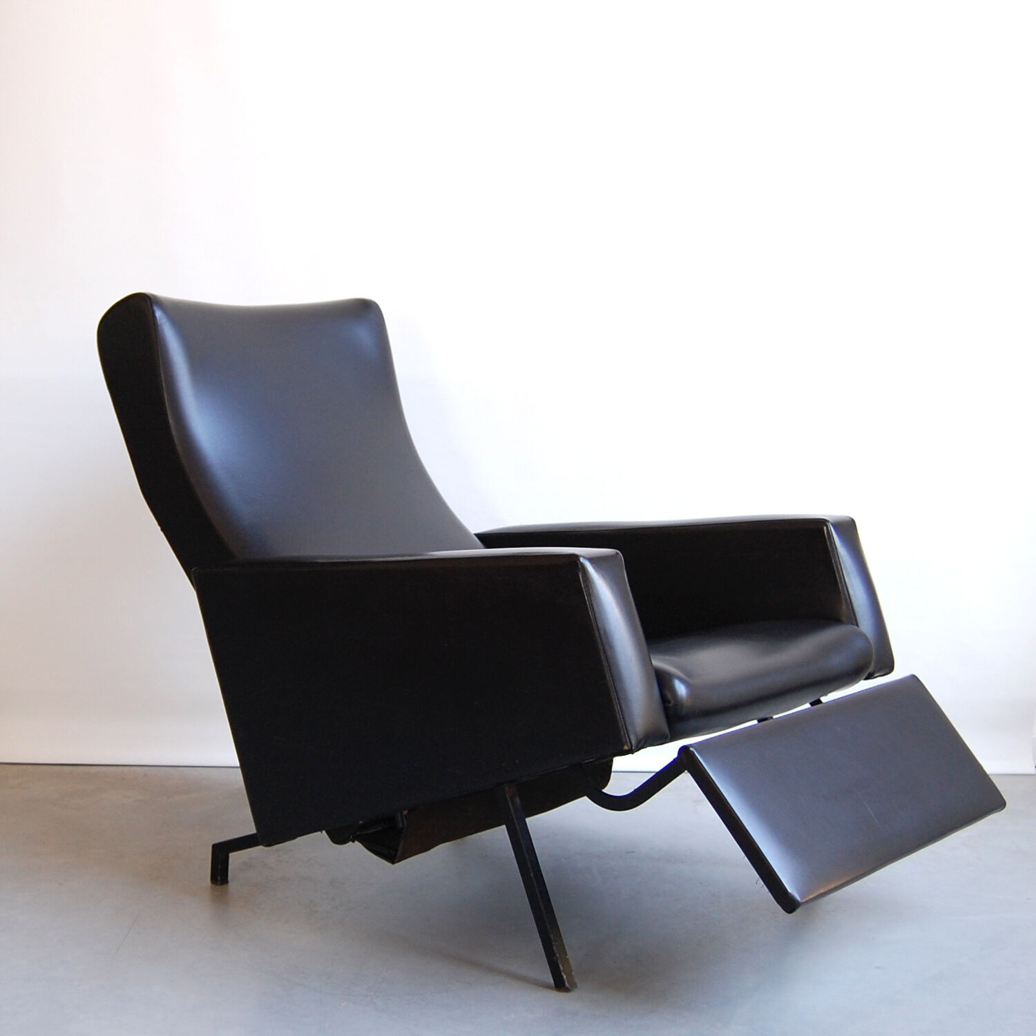 Relax armchair "Trelax" by Pierre Guariche for Meurop