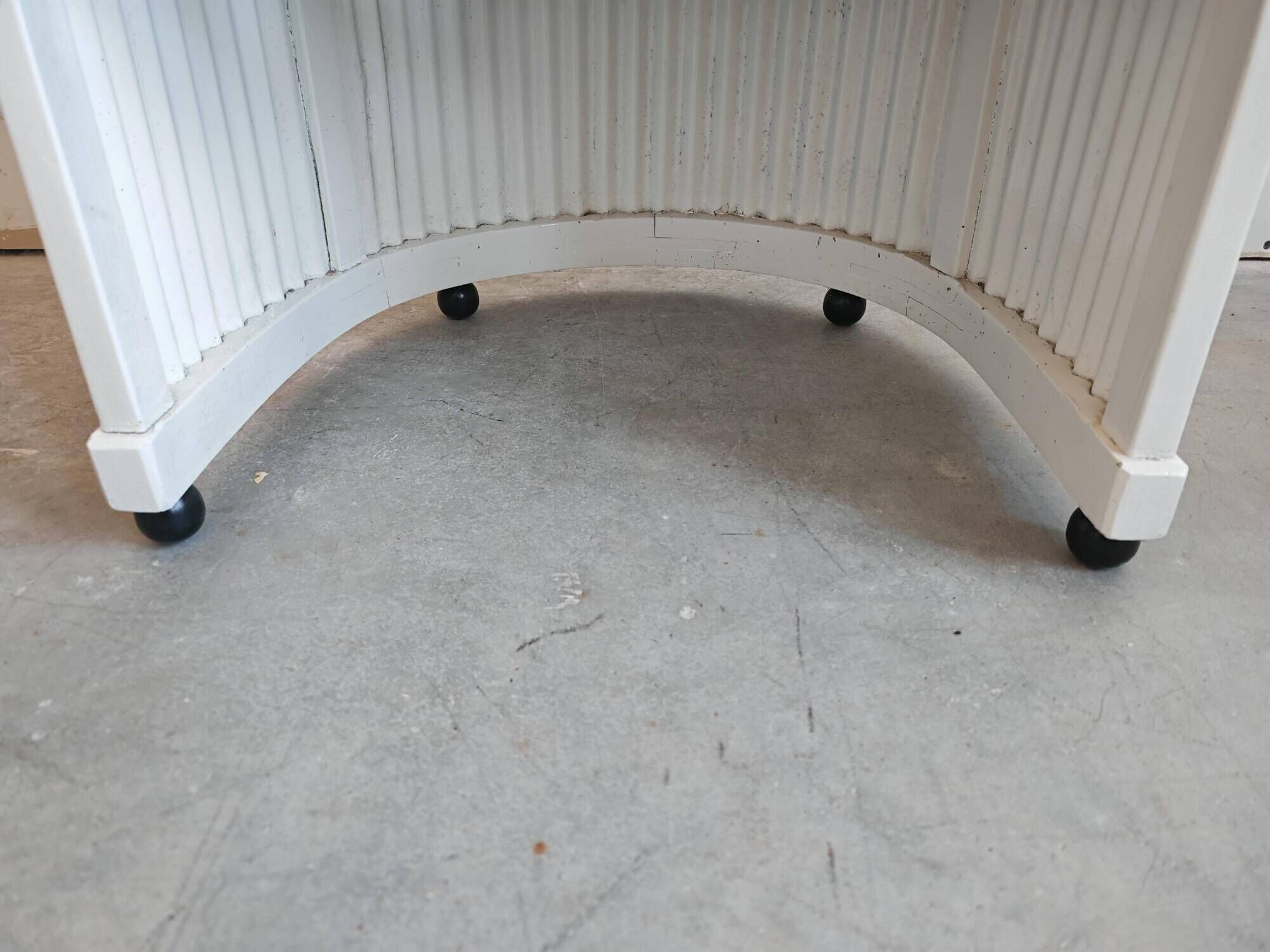 Pair of antique horseshoe accent chairs attributed to Hans Gunther Reinstein.
