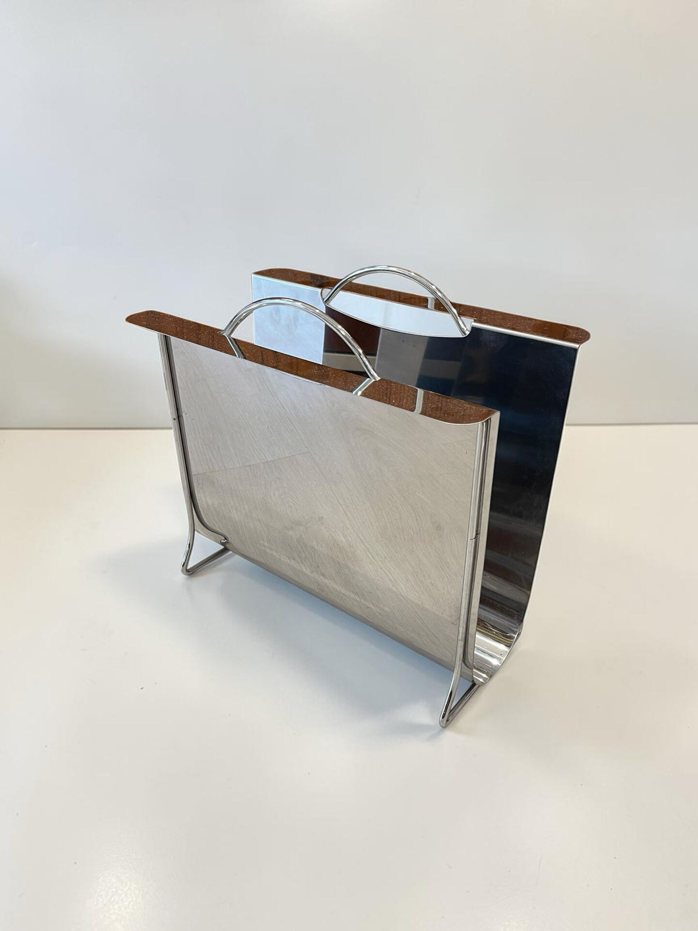 Magazine rack 1970