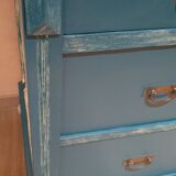Dresser in restyled solid
