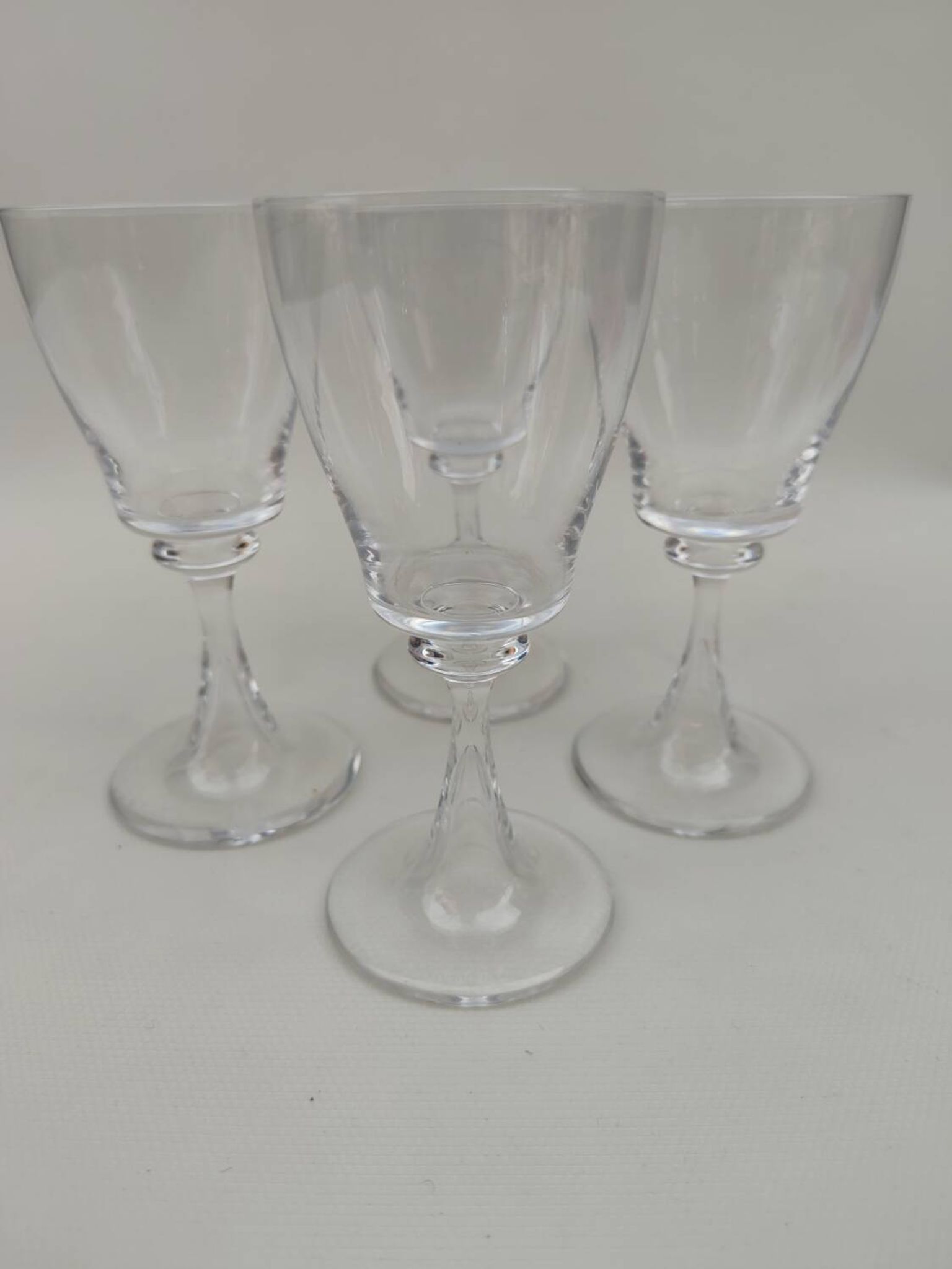 4 verres en cristal Daum, modèle Fleurus. Années 70.