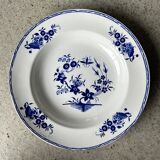 11 assiettes 19e Boch Freres