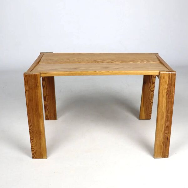 Table scandinave en pin