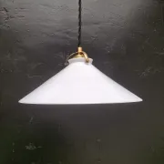 Opaline cone suspension