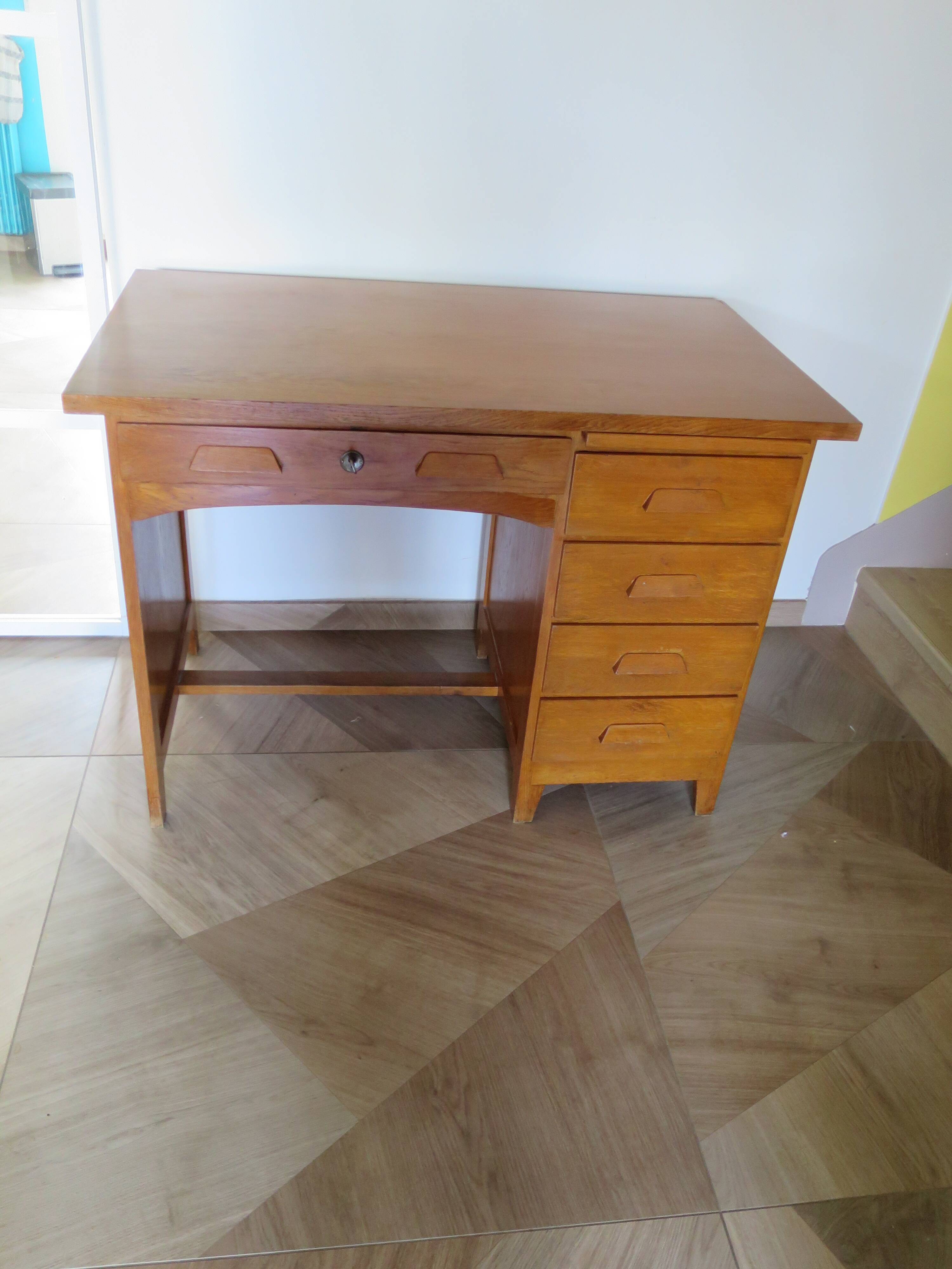 Vintage modernist desk - 5 drawers - shelf - 1950s - closure mechanism