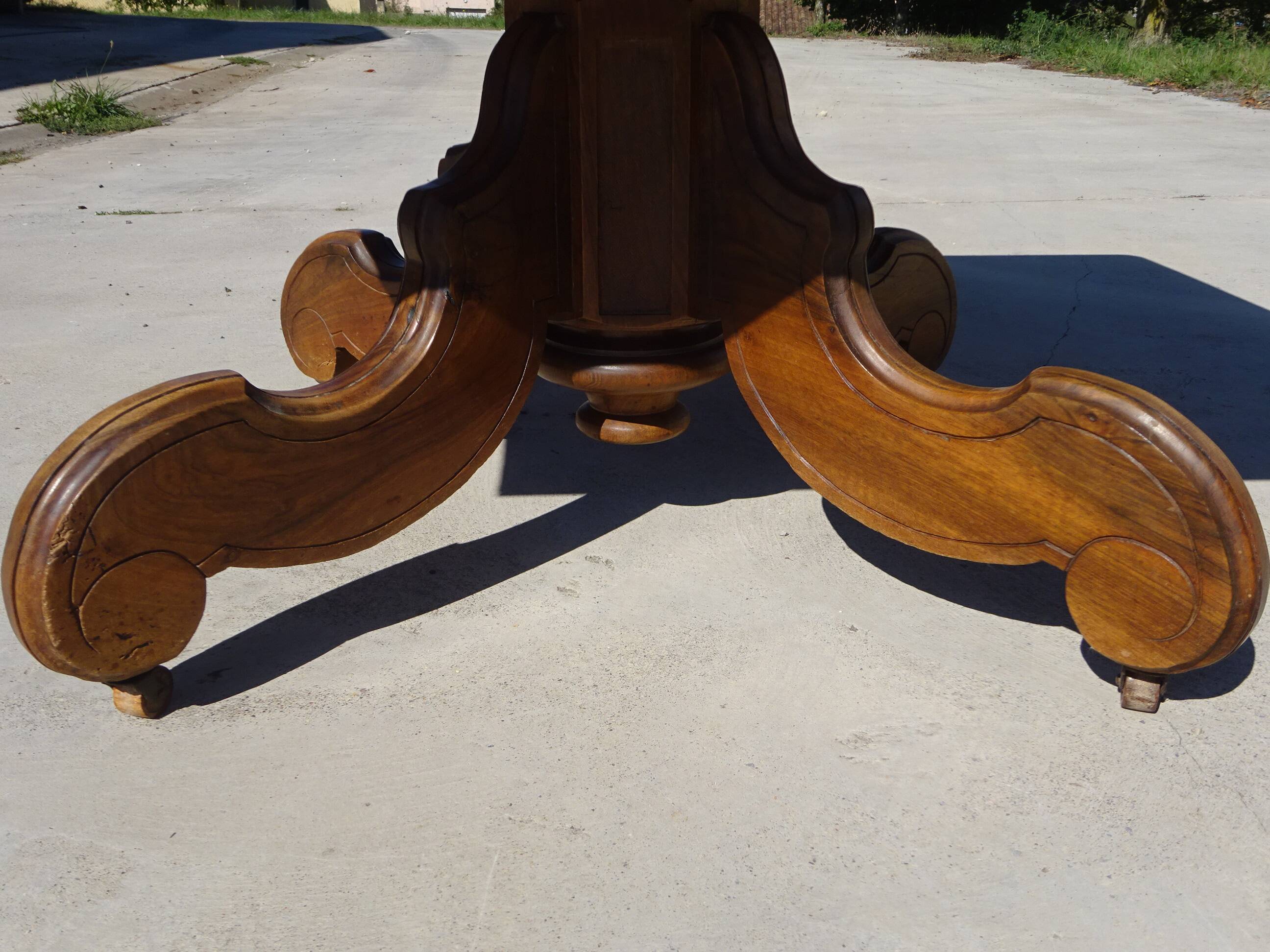 Square dining table, central leg, seats 8