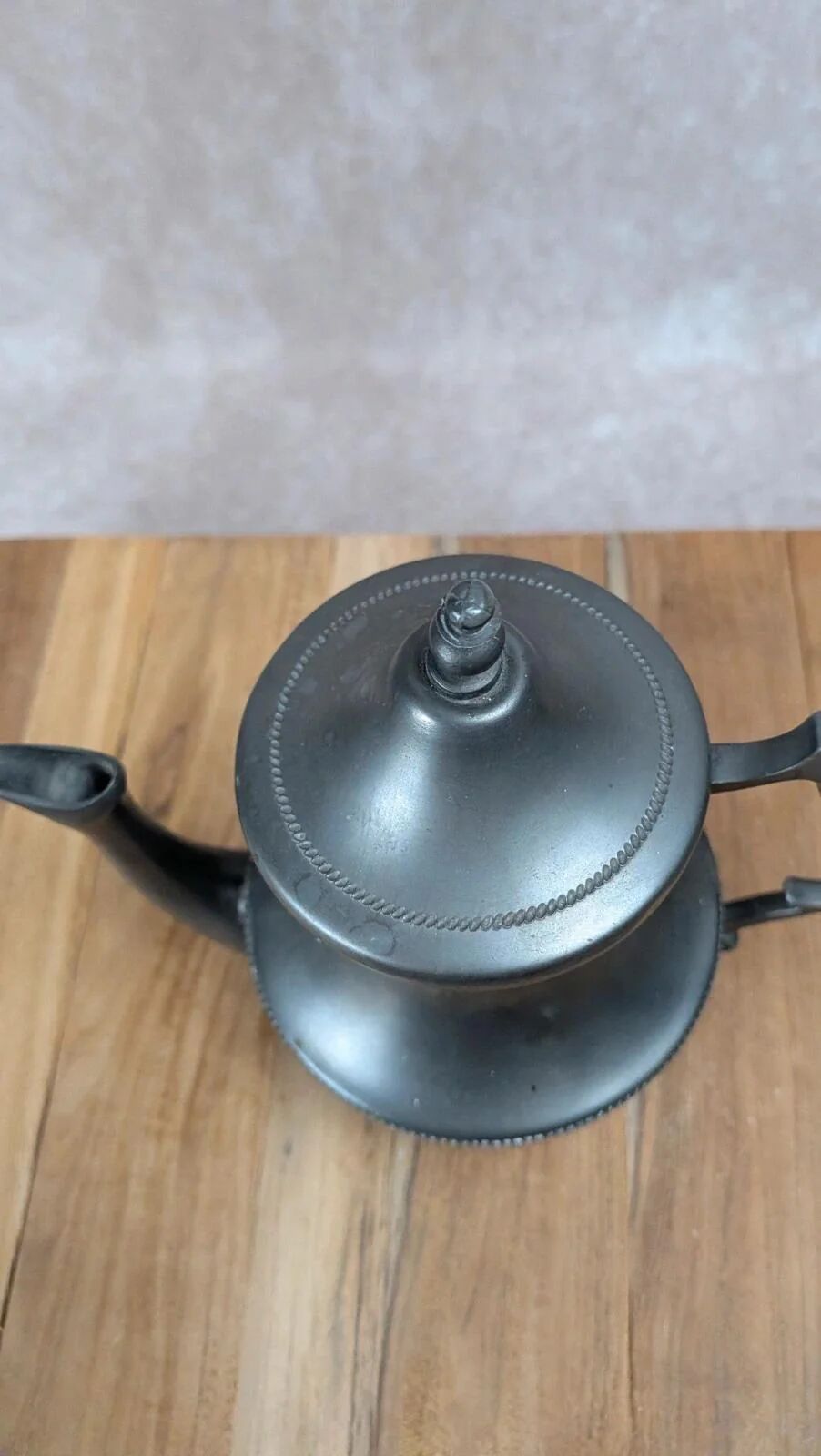 Tin lot – teapot, milk jug & duo of cups/saucers