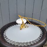 Serrated opaline suspension