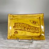 Square dish in molded and varnished earth