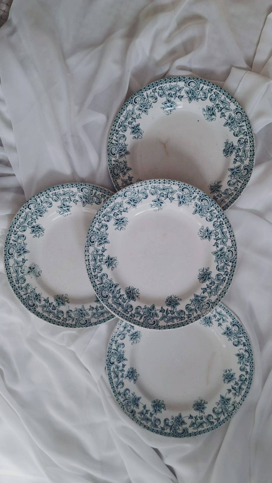 Set of 4 antique ironstone plates from Saint-Amand, "Jane" model.