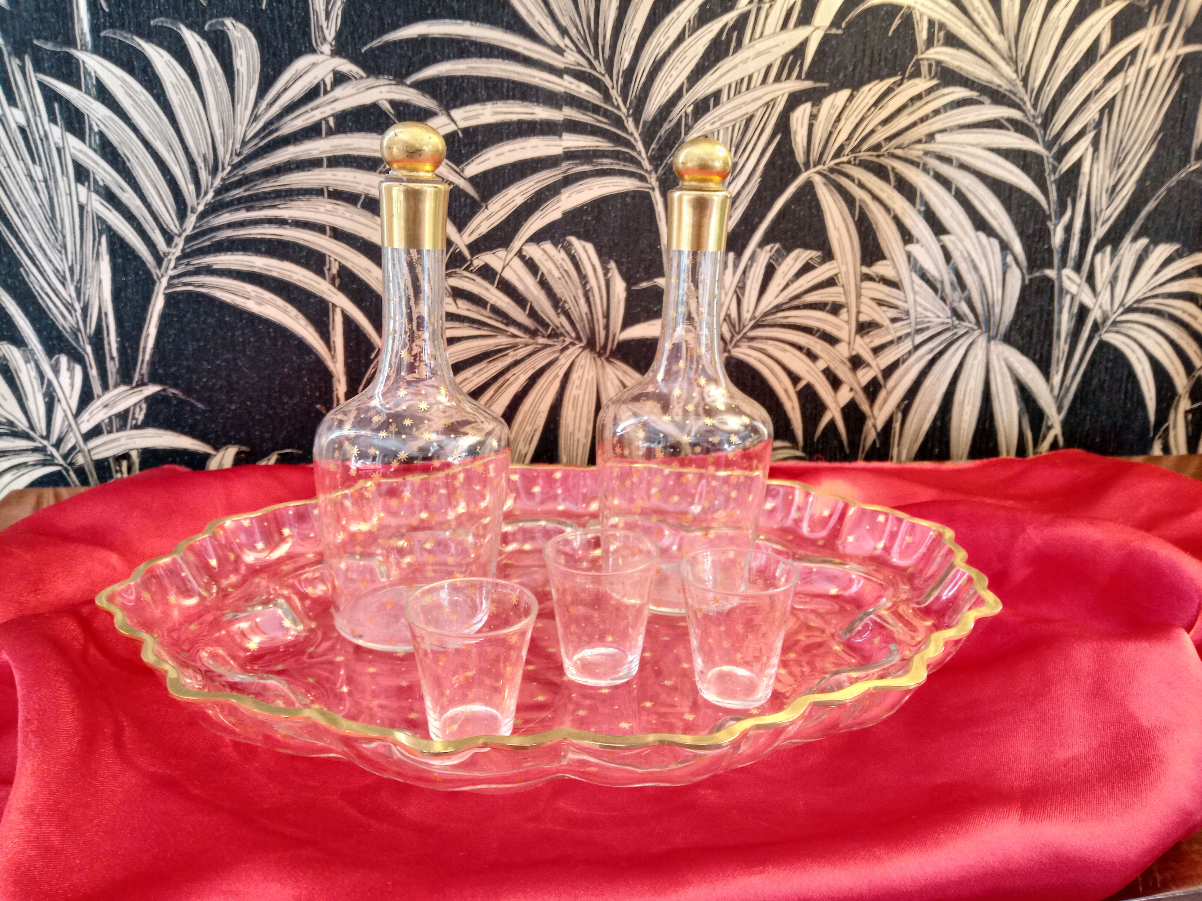 tray carafes and glasses