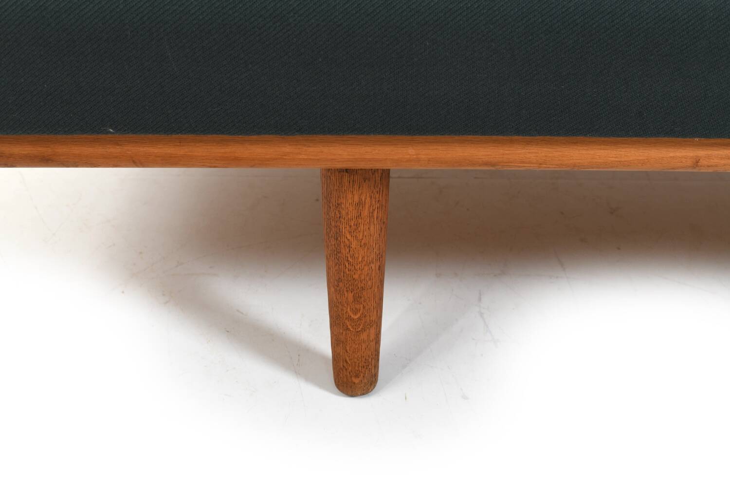 Early Daybed GE-258 by Hans Wegner 1950s / New Upholstery