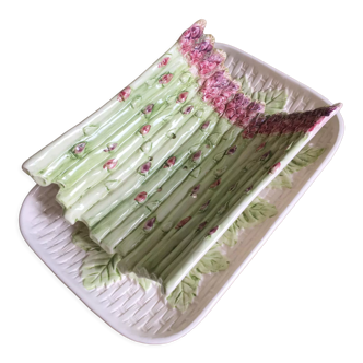 Service à asperges composé d’un plat et son égouttoir en barbotine. Estampillé FG