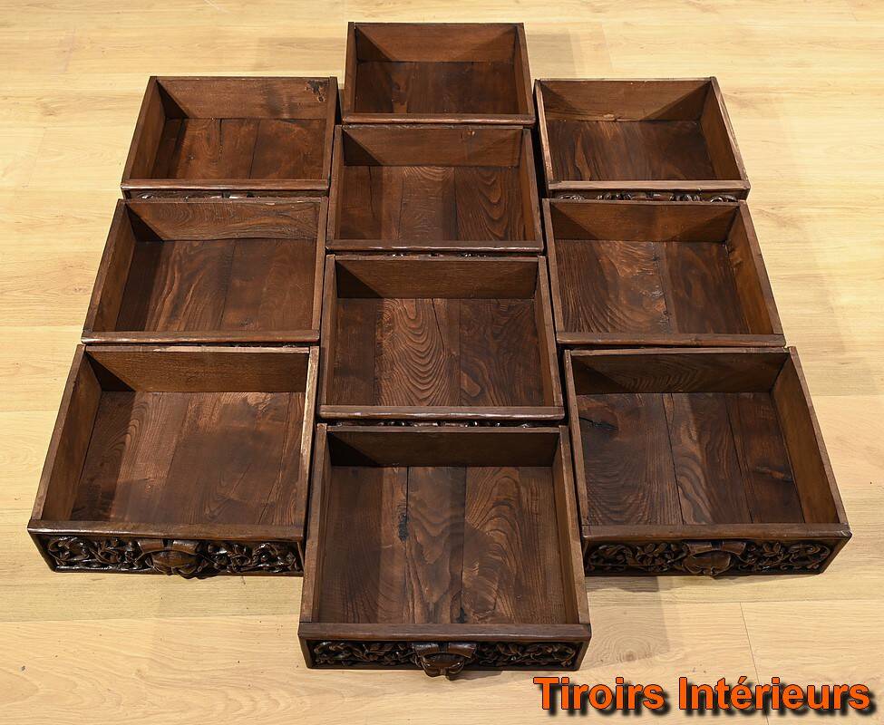 Oratory in solid walnut, Neo-Gothic Renaissance style – Late 19th century