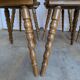 8 chaises de salle à manger vintage en bois à décor de coeur