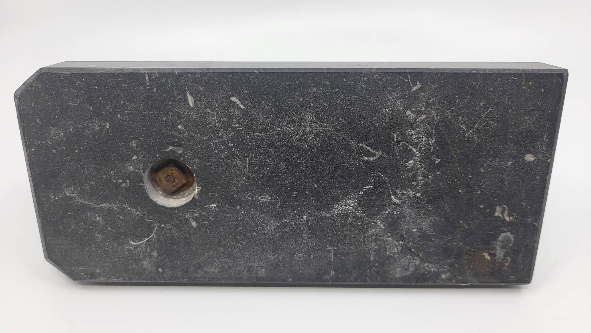 Pair of bookends, greyhounds in babbitt on black marble, Art Deco early 20th century