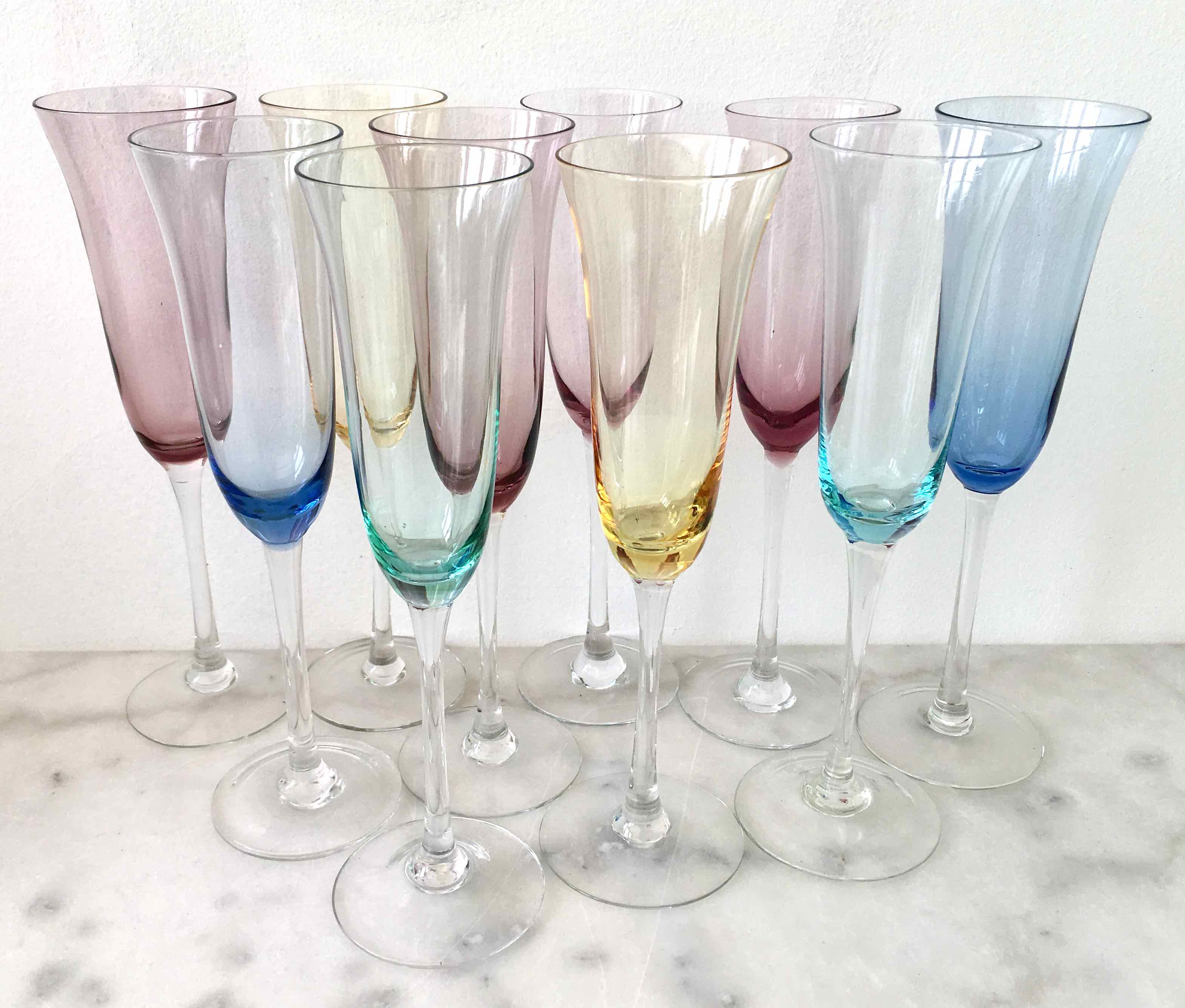 Set de 10 flûtes à champagne colorées